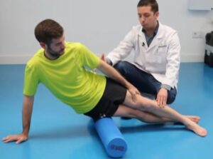 Ejercicios de estiramiento para mejorar la cintilla iliotibial.