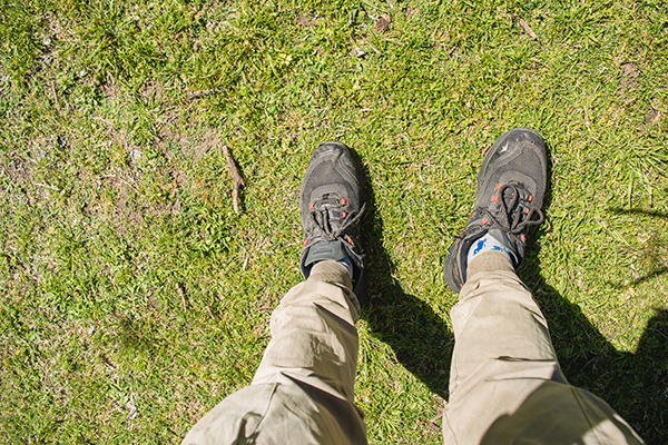 pies-botas-camino-de-santiago